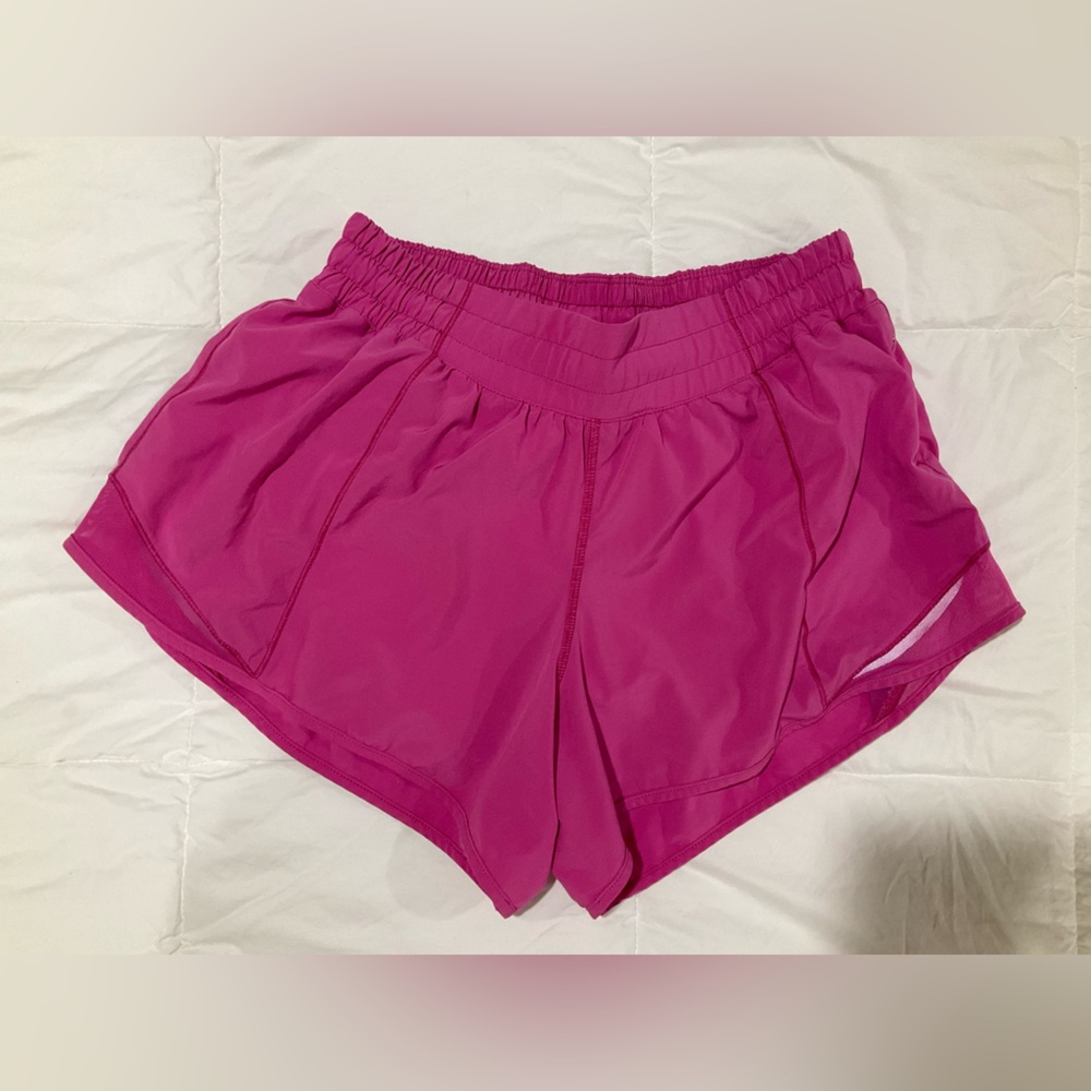 Lululemon Hotty Hot 4” low rise